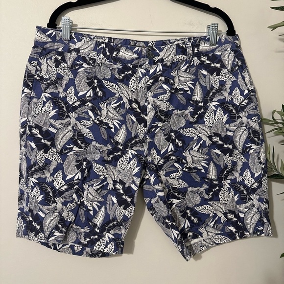 NEW Slate & Stone Men's Waist 34 Novelty Ross Printed Shorts Blue‎ Parrot Floral - Picture 1 of 7